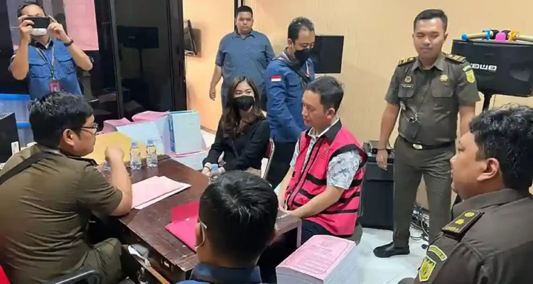 Dugaan Korupsi Impor Besi