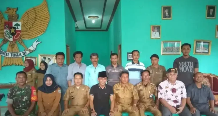 Kantor Balai Kampung Lembasung Di Cat Kembali