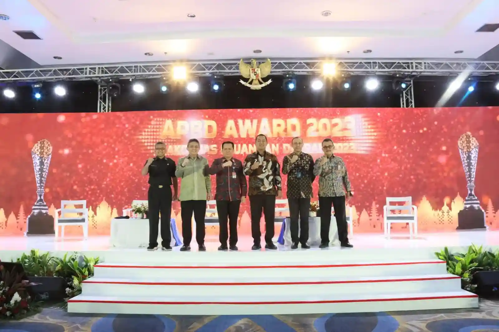 Mendagri Beri Penghargaan APBD Award