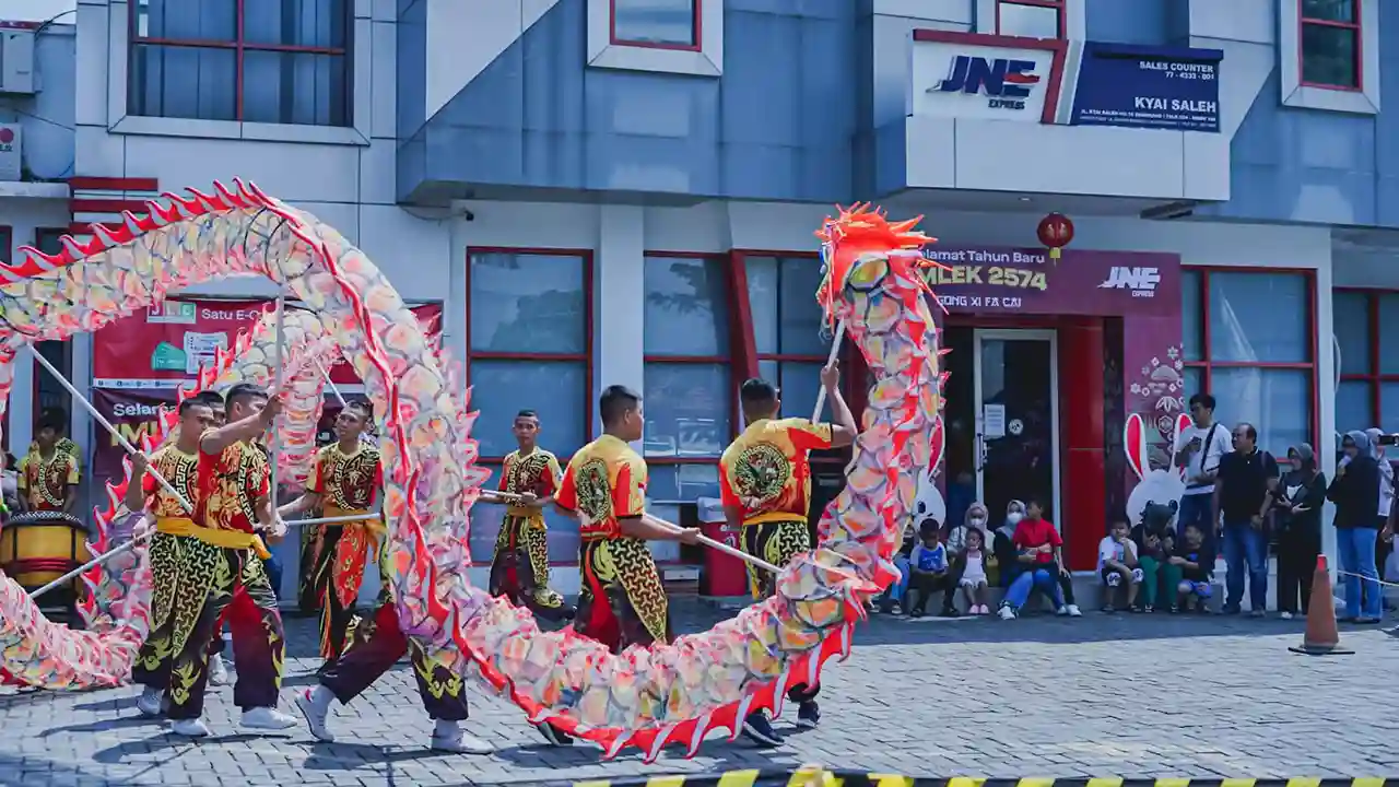 Program Promo JNE dalam Meriahkan Imlek 2023