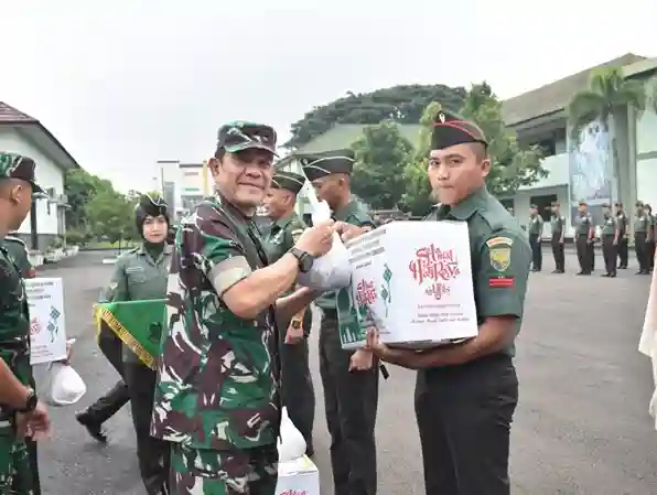 danrem-043-gatam-terima-bantuan-liquid-gas-dari-pt-tanoto-foundation-cilegon
