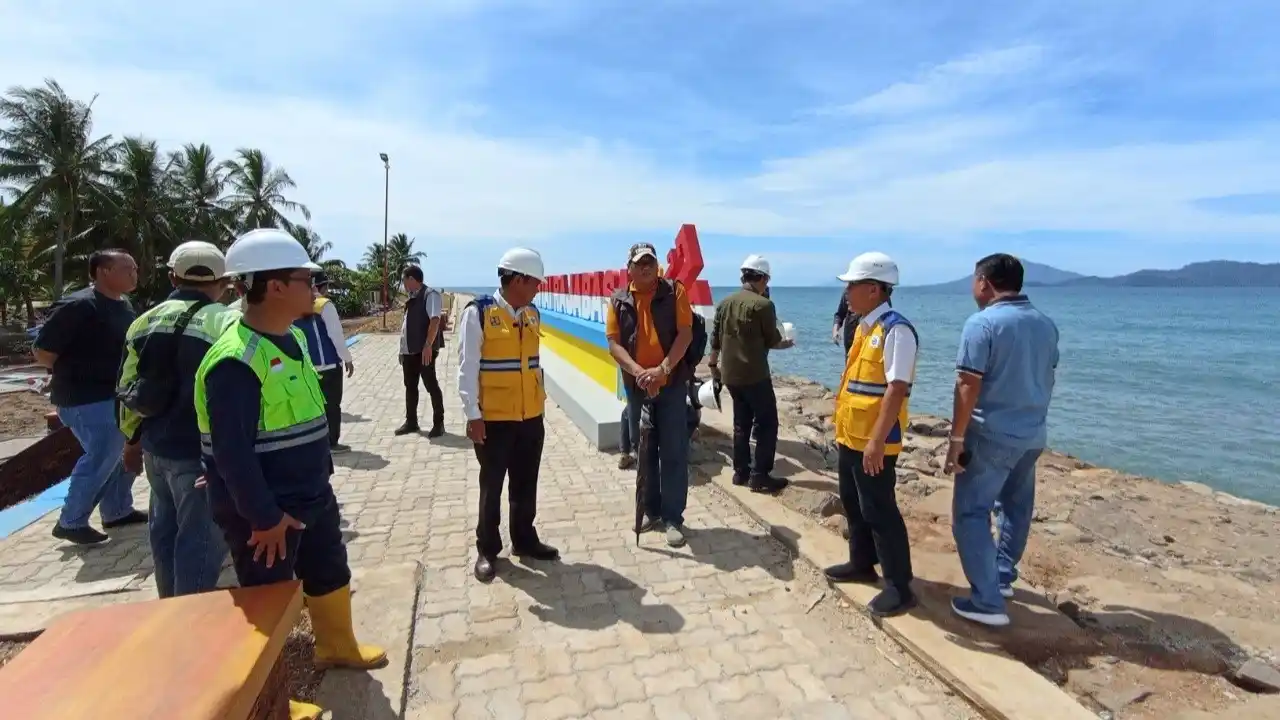Proyek Breakwater di Wilayah Pesisir Kalianda Lampung Selatan Terus Dikebut