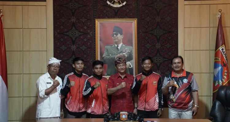 Bupati Gede Dana Lepas Atlet Pencak Silat Bakti Negara Kabupaten Karangasem