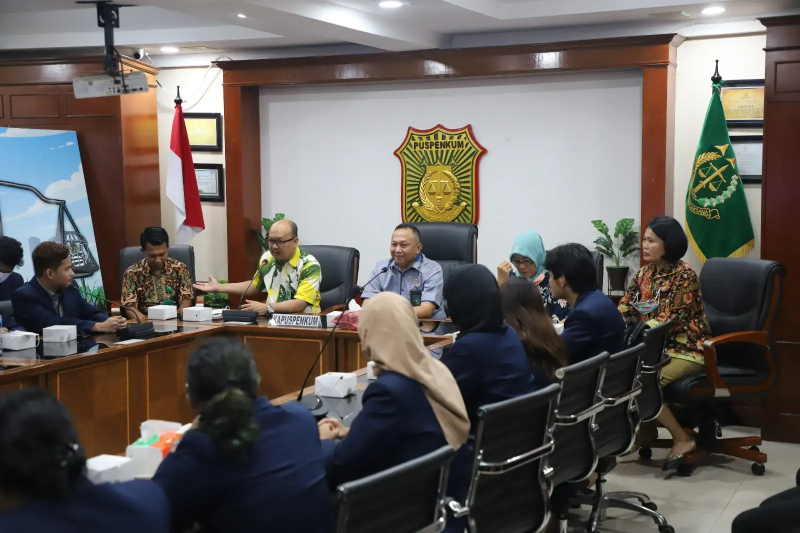Kapuspenkum Kejagung Menerima Kunjungan Mahasiswa President University