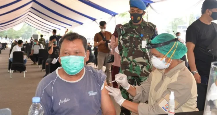 Serbuan Vaksinasi Covid 19 di RSAU Dr Abdul Malik Lanud Soewondo