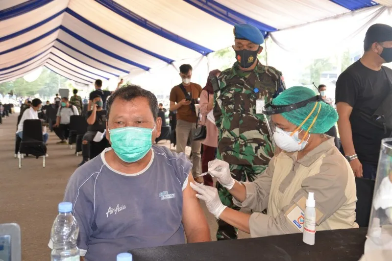 Serbuan Vaksinasi Covid 19 di RSAU Dr Abdul Malik Lanud Soewondo