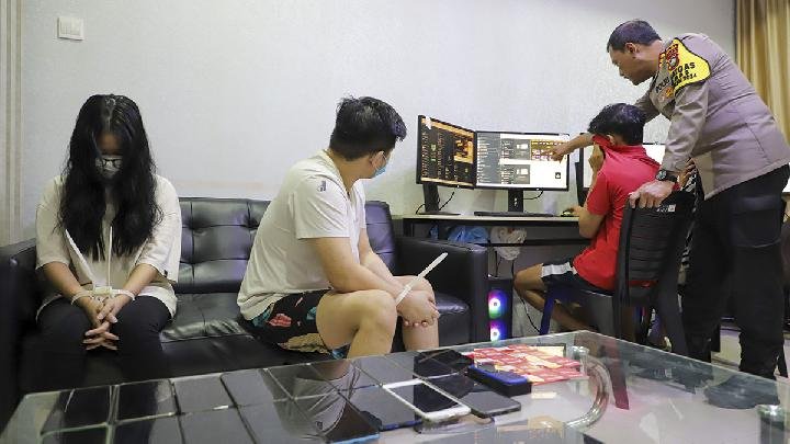 Markas Judol di Batam Digerebek, 24 WNA Diamankan dari Dua Ruko Elite